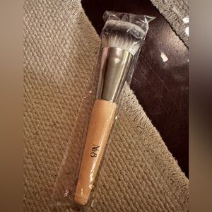 DOLL 10 No8 Makeup Brush